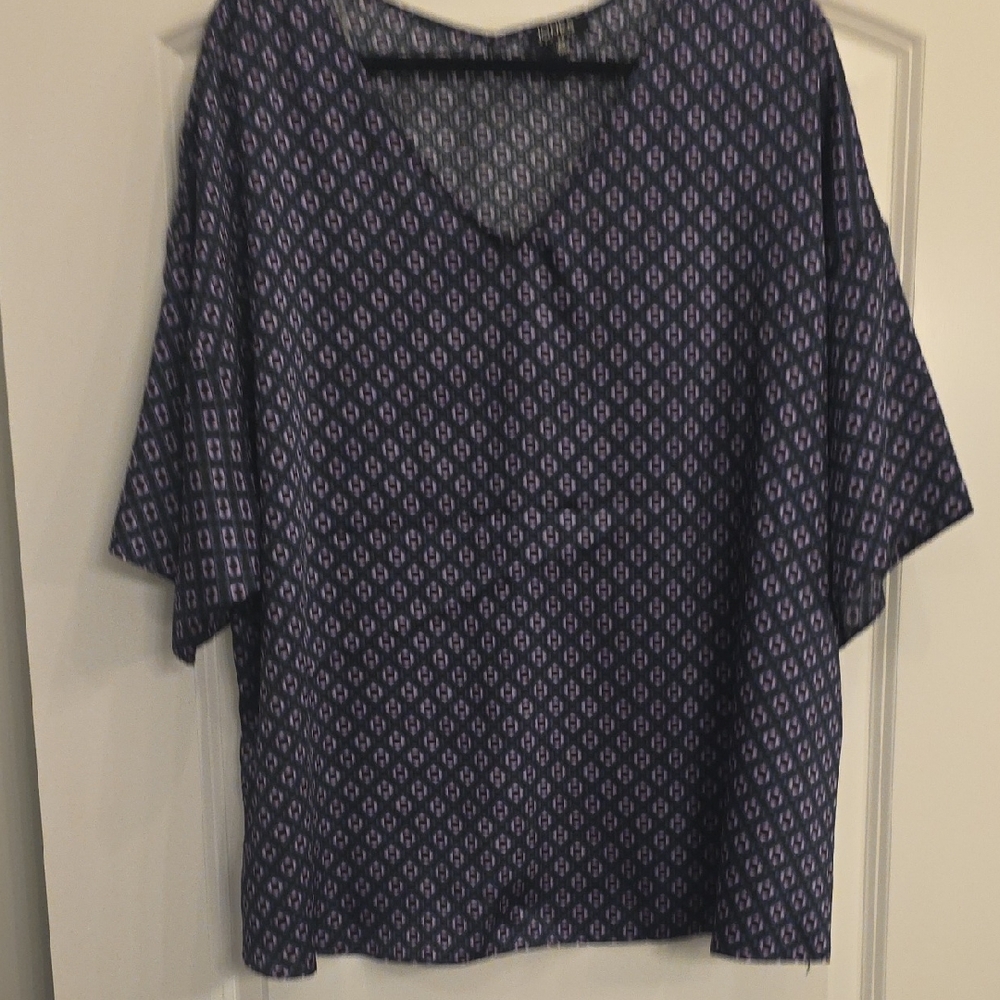 Jones New York Navy and Lavender Geometric V-Neck Tunic Top